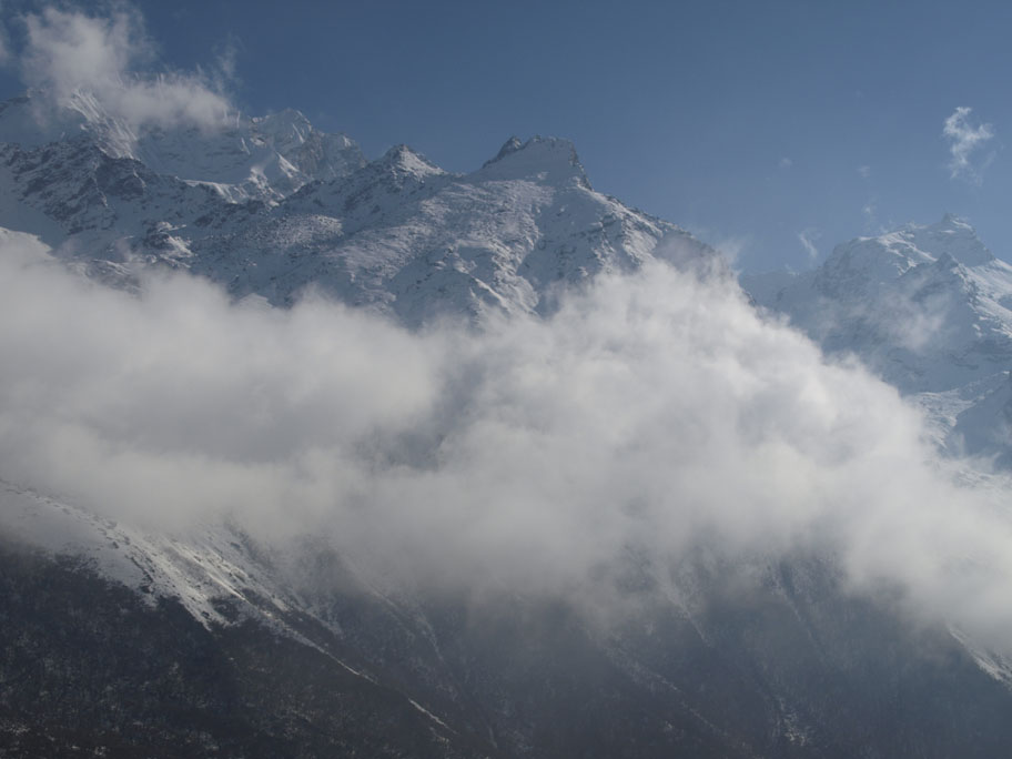 네팔6- 산1.jpg
